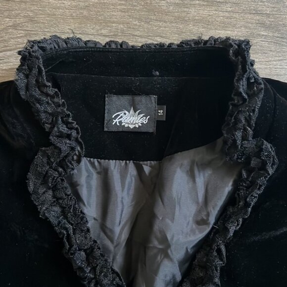 📌Rumies Women's Black Velvet Victorian Steampunk Tail Jacket size14 - Picture 6 of 12